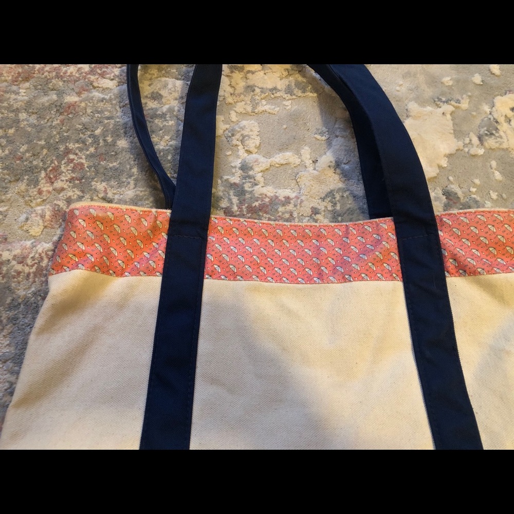 🐳 Vineyard Vines Classic Tote - Picture 12 of 14